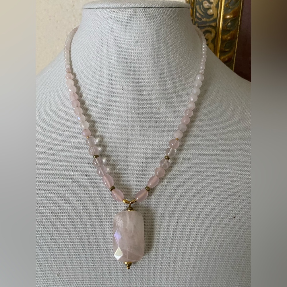 Rose Quartz pendant necklace